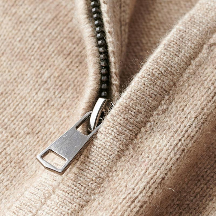 David | Warm zipped jumper